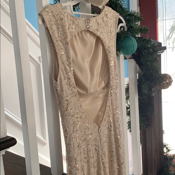 Women’s Large Lace Sequenced Mermaid Train Gown - Picture 6 of 9